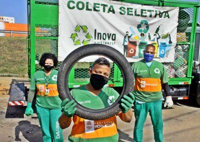 Emlurb faz coleta de pneus nas ruas de Nova Iguaçu