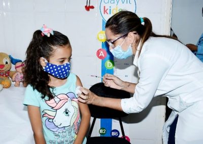 Nova Iguaçu vai vacinar contra Covid-19 meninos e meninas de 10 anos na próxima semana