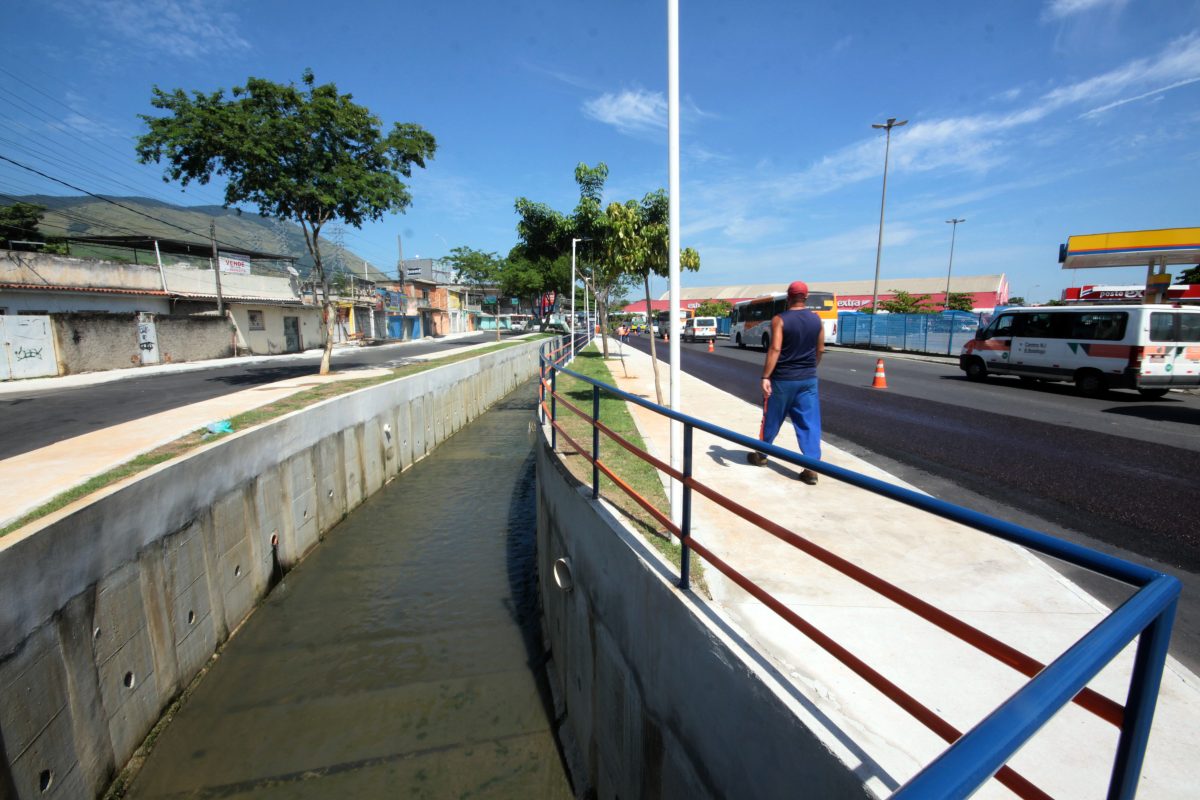 Obras em rio de Santa Eugênia estão em fase final de conclusão Prefeitura de Nova Iguaçu