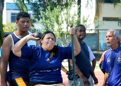 Esporte na Vila Olímpica de Nova Iguaçu ajuda na recuperação de pessoas com deficiência
