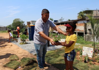 Emlurb transforma lixeira em jardim em Corumbá