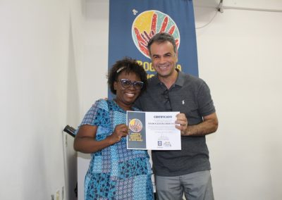 Programa da FENIG entrega certificados para artesãos de Nova Iguaçu