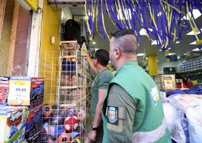 Prefeitura de Nova Iguaçu faz fiscalização para combater poluição sonora no Calçadão