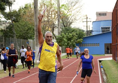 Olimpíada da Melhor Idade reúne idosos na Vila Olímpica em disputas animadas