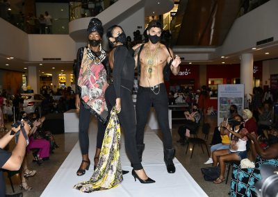 “Campanha do Agasalho” tem desfile de moda em Nova Iguaçu