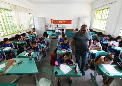 Mais três escolas retomam as aulas nesta quarta (30)