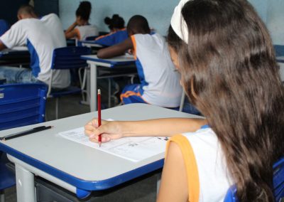 Prefeitura de Nova Iguaçu inicia mais uma etapa da entrega de cartões-alimentação para alunos da rede municipal