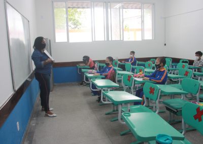 Alunos e responsáveis celebram volta às aulas presenciais na rede municipal de Nova Iguaçu