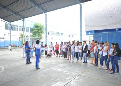 Escola de Nova Iguaçu comemora mês de valorização dos surdos e da língua de sinais com oficina de capoeira