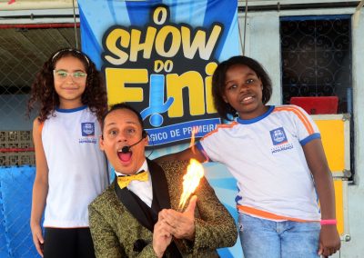 Comemoração do Dia das Crianças é antecipado com muita mágica em escola de Nova Iguaçu