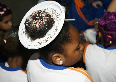 Dia do Cabelo Maluco é sucesso entre alunos de escolas municipais de Nova Iguaçu
