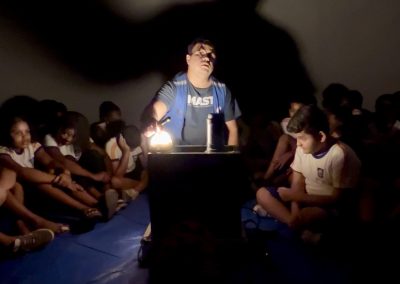 Alunos da rede municipal de Nova Iguaçu ampliam aprendizado com planetário na escola
