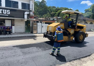 Prefeitura de Nova Iguaçu e Governo do Estado avançam com obras de pavimentação em Vila de Cava