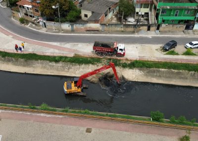 Nova Iguaçu intensifica limpeza de rios e valões para evitar transbordamentos