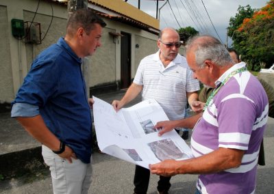 Prefeitura de Nova Iguaçu e Inea iniciam intervenção em rua com erosão no bairro Kennedy