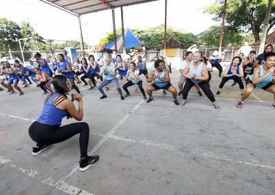 Xô, sedentarismo! Projeto ‘Ginástica nos Bairros’ leva atividades físicas e eleva autoestima em Nova Iguaçu