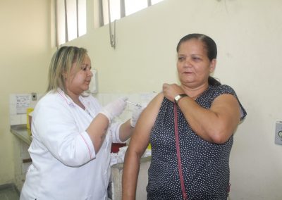 Prefeitura aproveita o Dia D contra Influenza para atualizar caderneta de vacinação e promover a pesagem de beneficiários do Bolsa Família