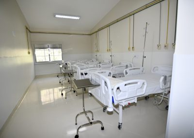 Obras avançam no Hospital da Posse e novas enfermarias são entregues