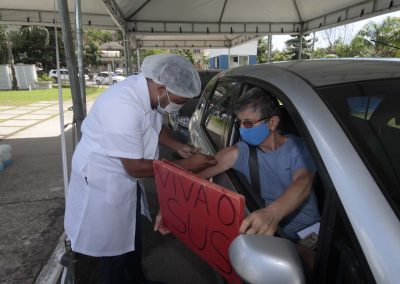 Nova Iguaçu vai vacinar, na próxima semana, pessoas com comorbidades de 54 a 56 anos e profissionais da educação da mesma faixa etária