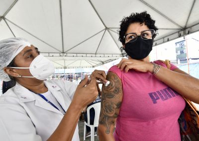 Nova Iguaçu vacina pessoas de 49 anos nesta quinta-feira (24)