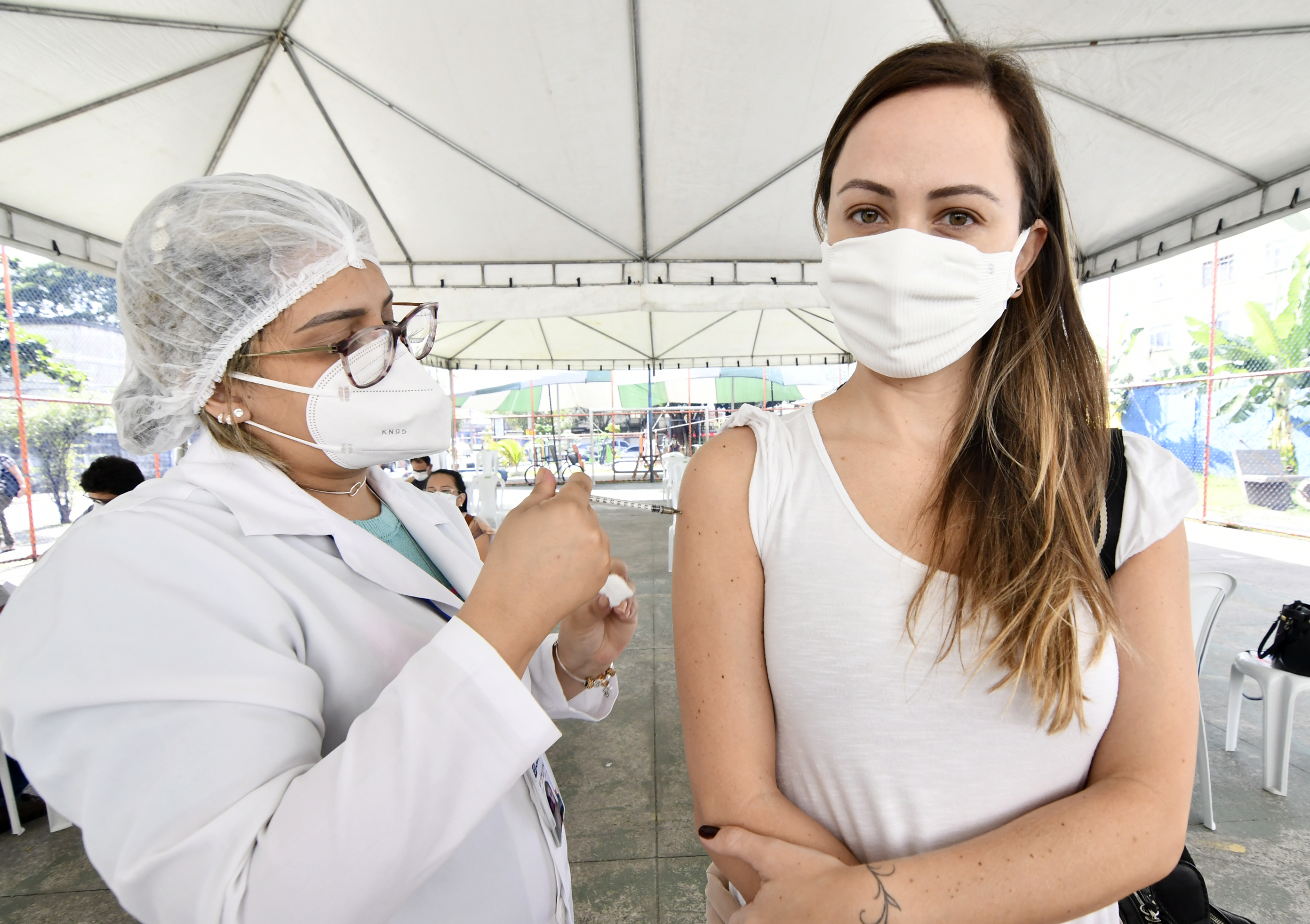 Nova Iguaçu vacina pessoas de 37 anos nesta sexta-feira (16)