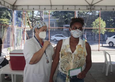 Nova Iguaçu acelera o calendário de vacinação contra a Covid-19 por idade e imuniza esta semana pessoas de 51 a 48 anos