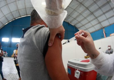 Nova Iguaçu vacina pessoas de 36 anos nesta quarta-feira (21)