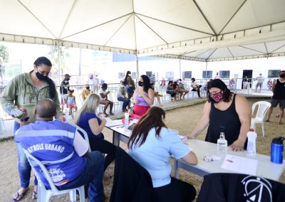 Pessoas de 22 anos serão vacinadas nesta sexta-feira (20) em Nova Iguaçu