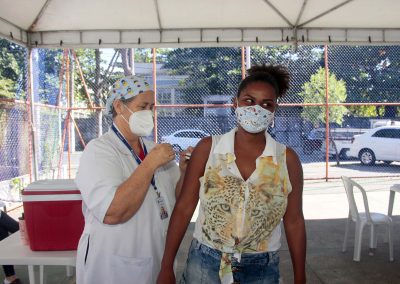 Nesta quinta-feira (26) pessoas de 18 anos serão vacinadas em Nova Iguaçu