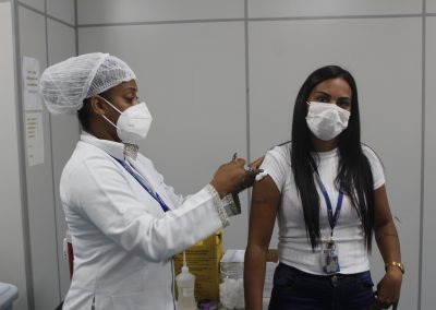 Nova Iguaçu vacina pessoas acima de 12 anos nesta sábado (02)