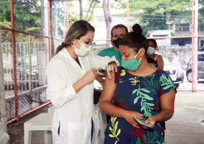 Nova Iguaçu vacina contra a Covid-19 pessoas acima dos 12 anos nesta quarta-feira (27)