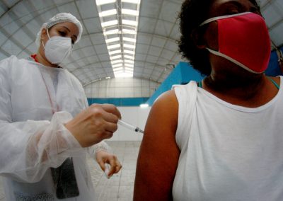 Nova Iguaçu segue vacinando pessoas acima de 12 anos nesta quarta (20)