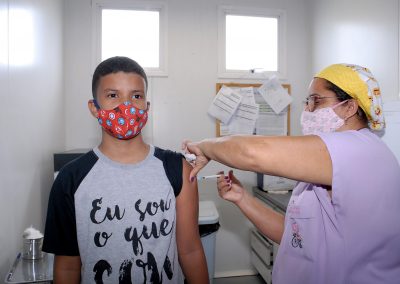 Crianças acima de 5 anos, adolescentes e adultos serão vacinados contra covid-19 nesta semana em Nova Iguaçu