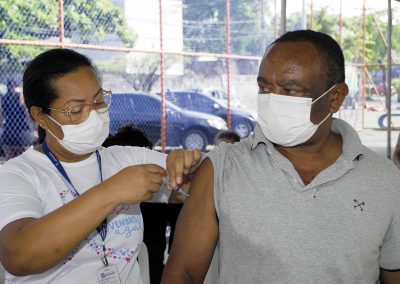 Neste sábado (19), pessoas acima de 12 anos serão imunizadas contra Covid-19 em Nova Iguaçu