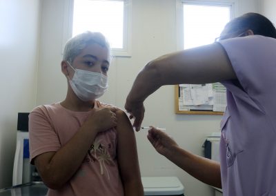 Nesta sexta-feira (11), a imunização contra Covid-19 segue m Nova Iguaçu