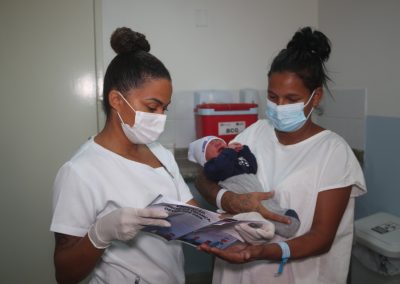 Recém-nascidos da Maternidade Mariana Bulhões são vacinados com BCG antes de irem para casa