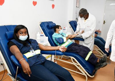 Hospital Geral de Nova Iguaçu recebe funcionários da Águas do Rio para doação de sangue