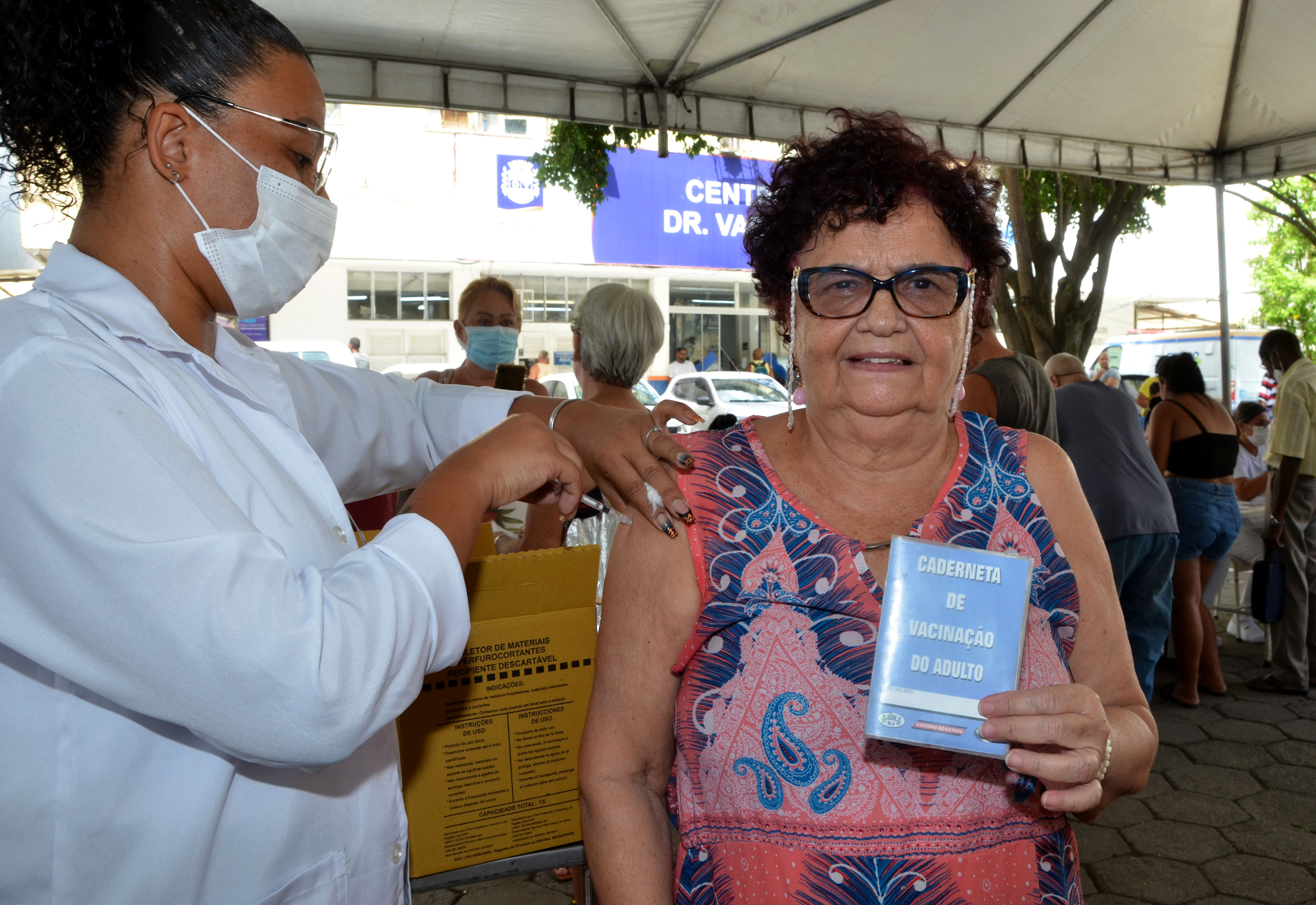 Nova Iguaçu segue com campanha de vacinação bivalente contra Covid-19