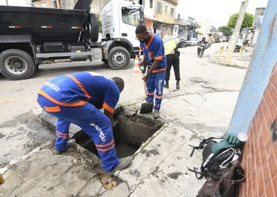 Com previsão de chuvas moderadas a forte, Prefeitura de Nova Iguaçu mobiliza equipes para atendimento à população
