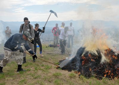 Voluntários passam por treinamento de prevenção e combate a incêndios florestais em Nova Iguaçu