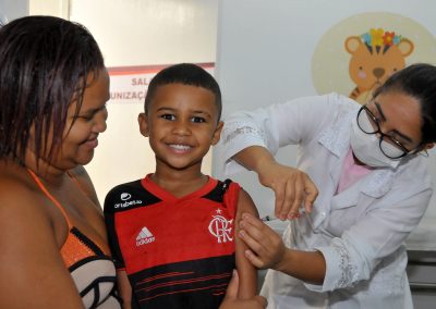 Postos de imunização de Nova Iguaçu participam  do Dia D da campanha de multivacinação